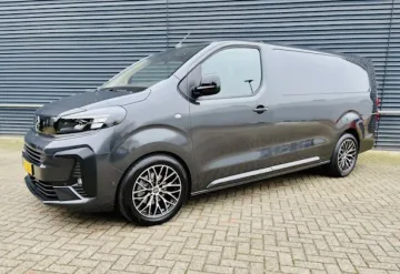 Vettore Furgone Opel Vivaro in Paris Francia